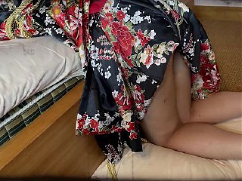 Japanese amateur girl tied up in kimono